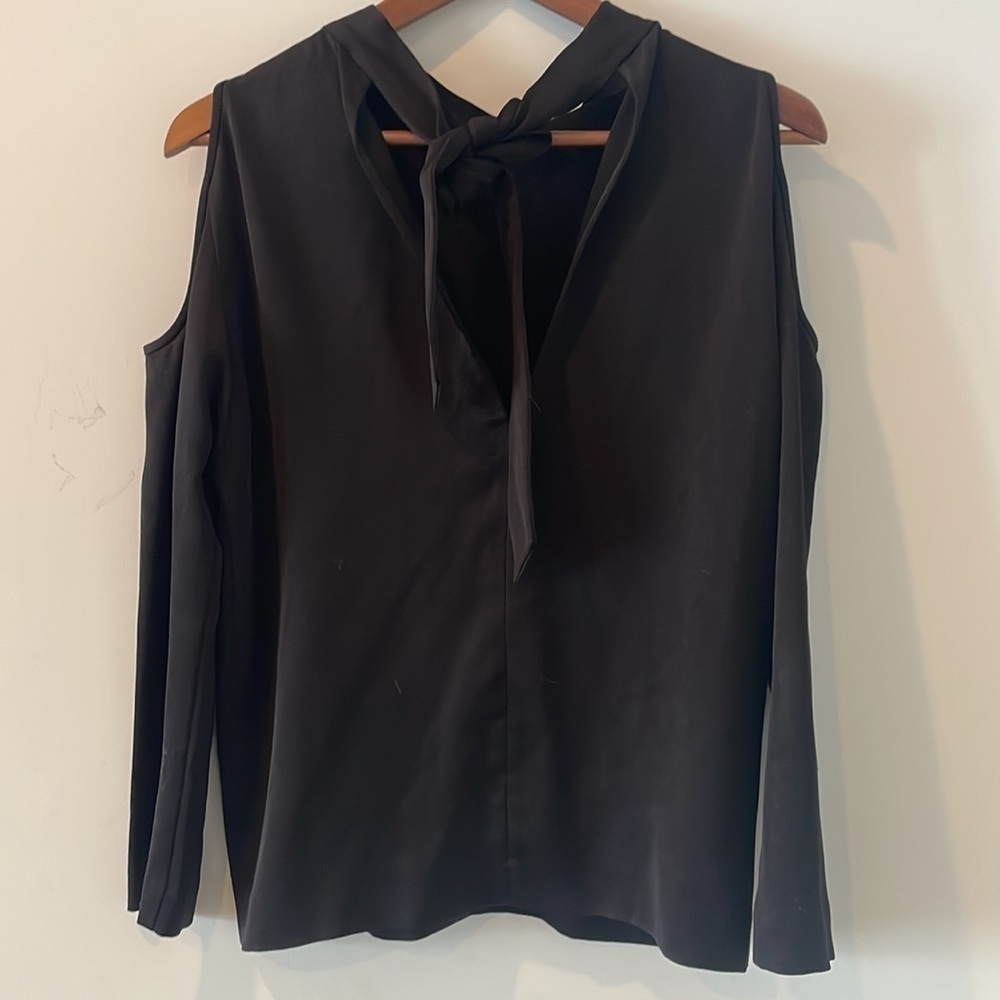 Aritzia Wilfred Cold Shoulder Silk Blouse - Picture 5 of 11